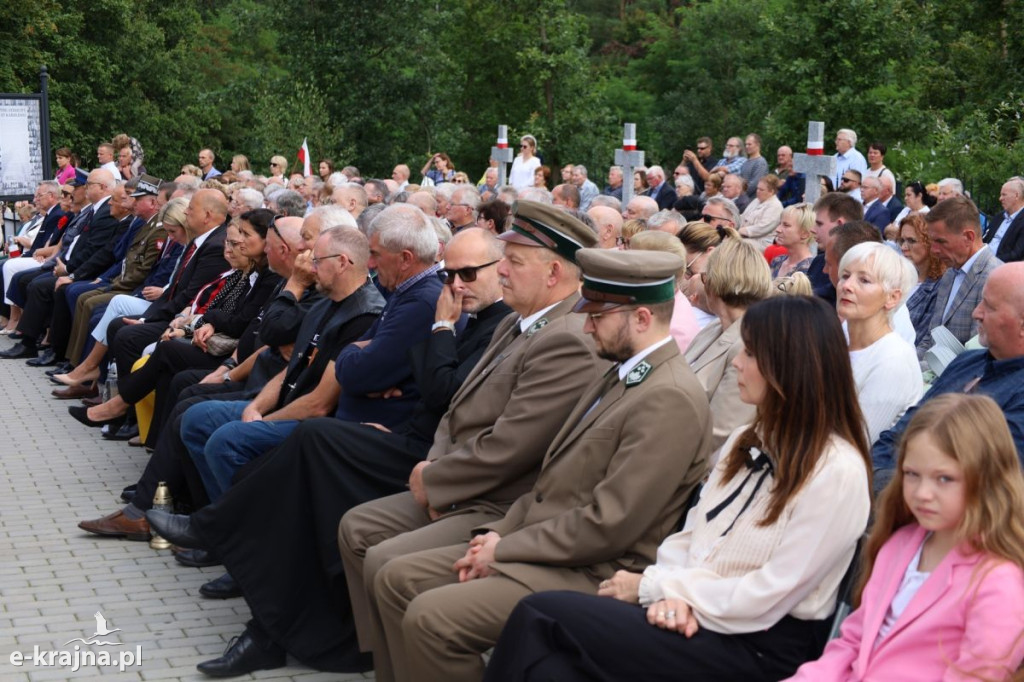 Karolewo - Uroczystość upamiętniająca ofiary II wojny światowej