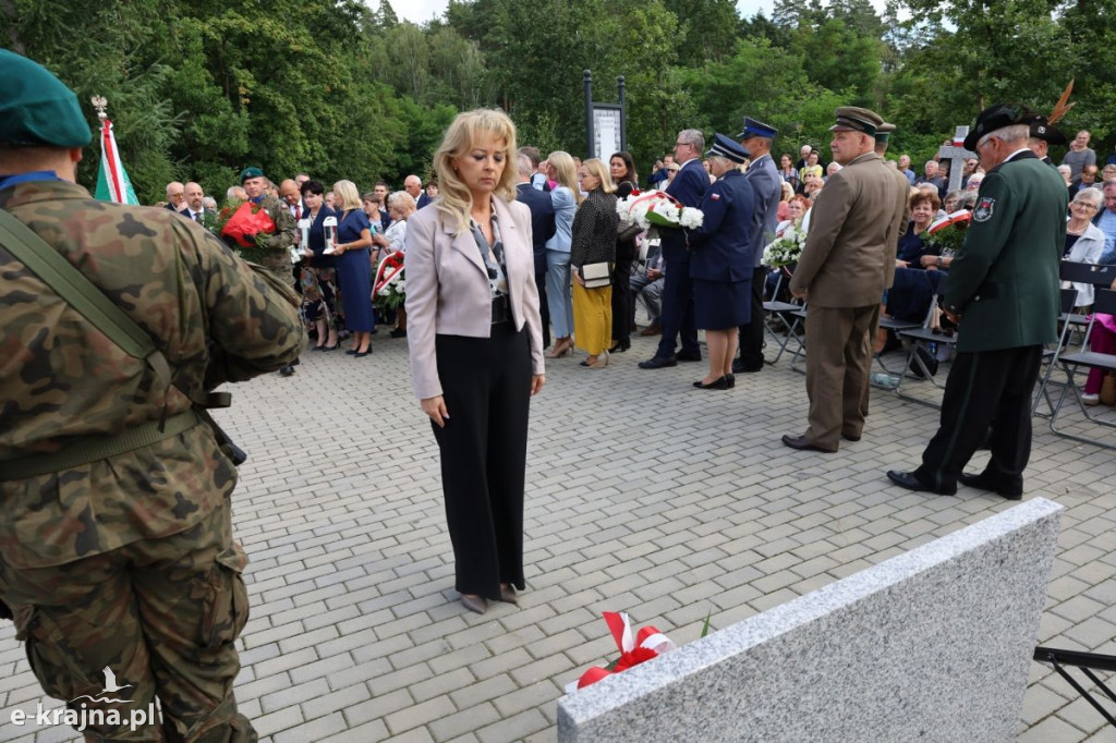 Karolewo - Uroczystość upamiętniająca ofiary II wojny światowej
