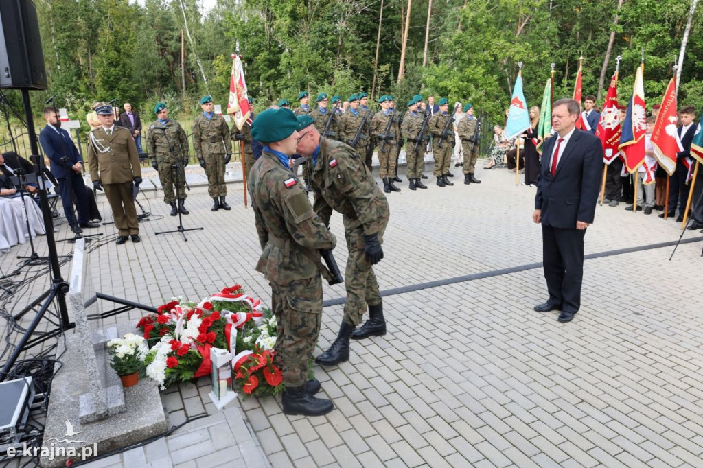 Karolewo - Uroczystość upamiętniająca ofiary II wojny światowej