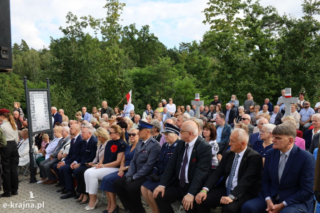 Karolewo - Uroczystość upamiętniająca ofiary II wojny światowej
