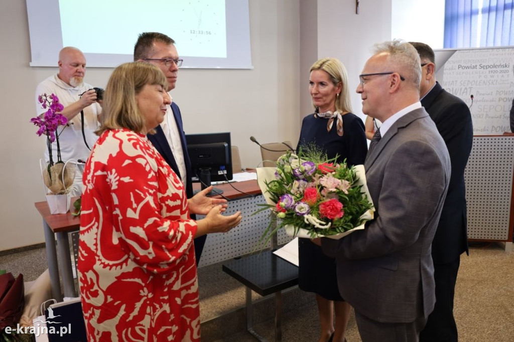 Wpis Władysława Dobbera oraz śp. dr. Józefa Buławy do Księgi Zasłużonych Powiatu Sepoleńskiego