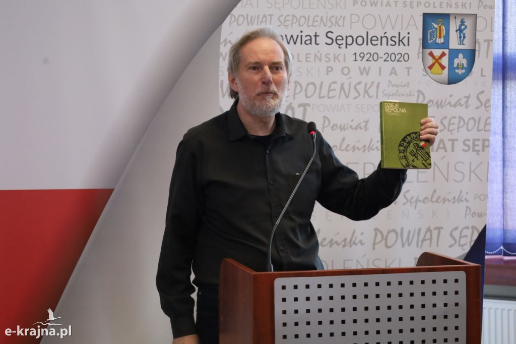 Wpis Władysława Dobbera oraz śp. dr. Józefa Buławy do Księgi Zasłużonych Powiatu Sepoleńskiego