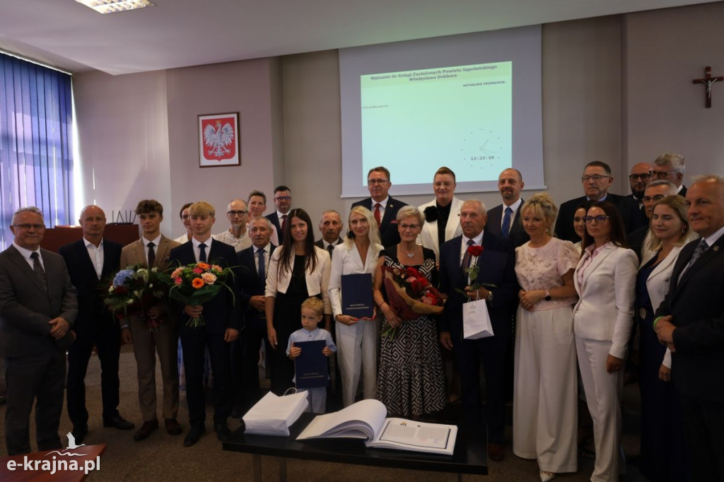 Wpis Władysława Dobbera oraz śp. dr. Józefa Buławy do Księgi Zasłużonych Powiatu Sepoleńskiego