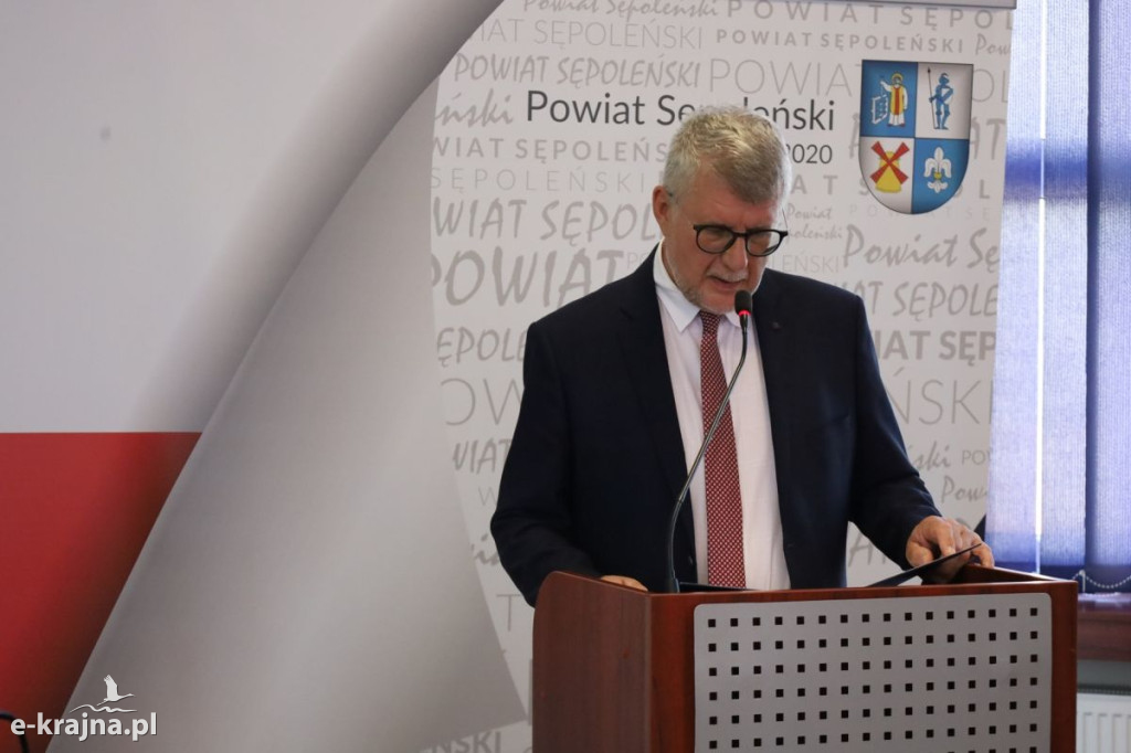 Wpis Władysława Dobbera oraz śp. dr. Józefa Buławy do Księgi Zasłużonych Powiatu Sepoleńskiego