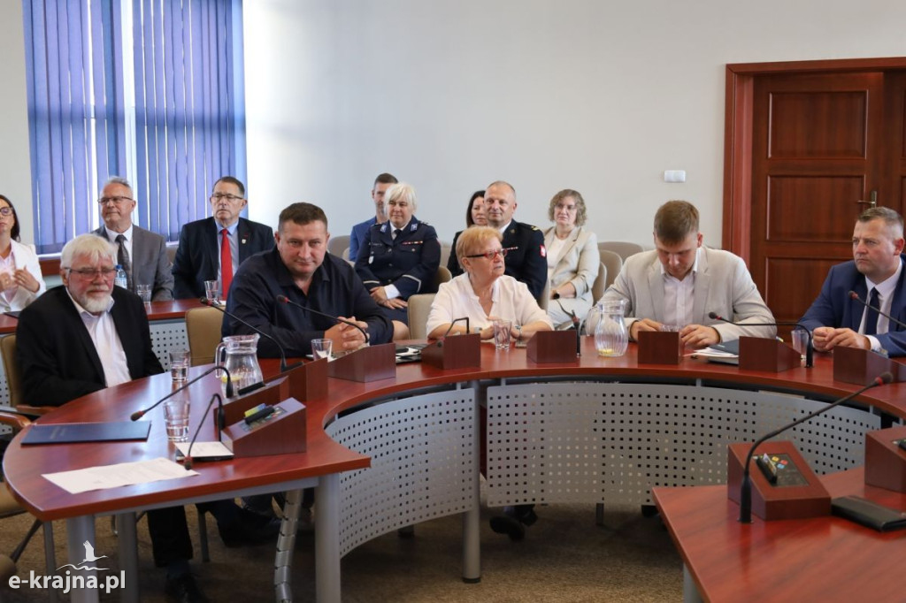 Wpis Władysława Dobbera oraz śp. dr. Józefa Buławy do Księgi Zasłużonych Powiatu Sepoleńskiego