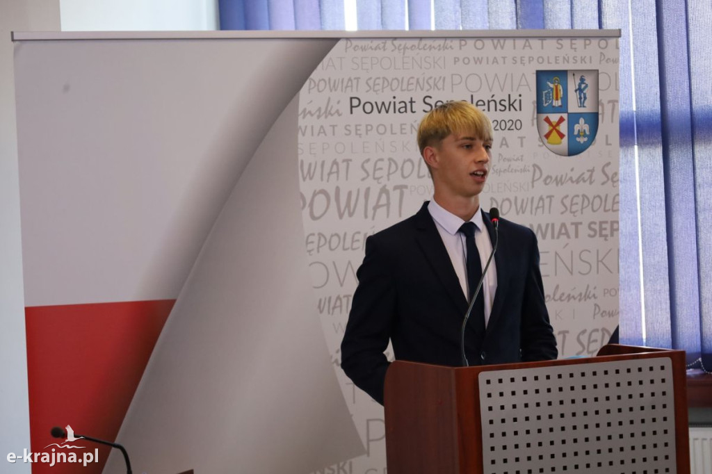 Wpis Władysława Dobbera oraz śp. dr. Józefa Buławy do Księgi Zasłużonych Powiatu Sepoleńskiego