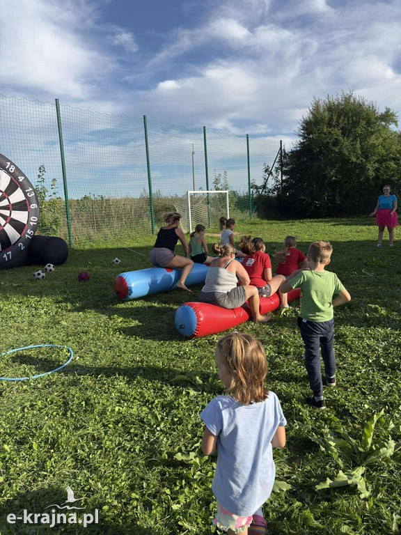 Gmina Mrocza: Sprzątanie Świata i piknik rodzinny w Drążnie