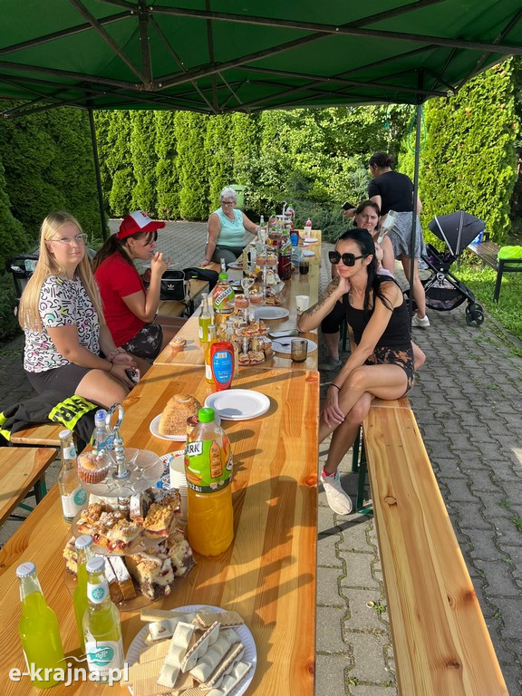 Gmina Mrocza: Sprzątanie Świata i piknik rodzinny w Drążnie