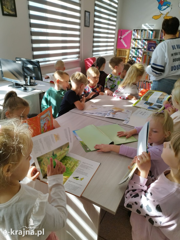 Ślesin: Pod drzewami chodzi jesień