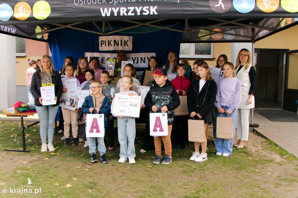 Gmina Wyrzysk - Piknik Integracyjny na boisku szkolnym w Falmierowie