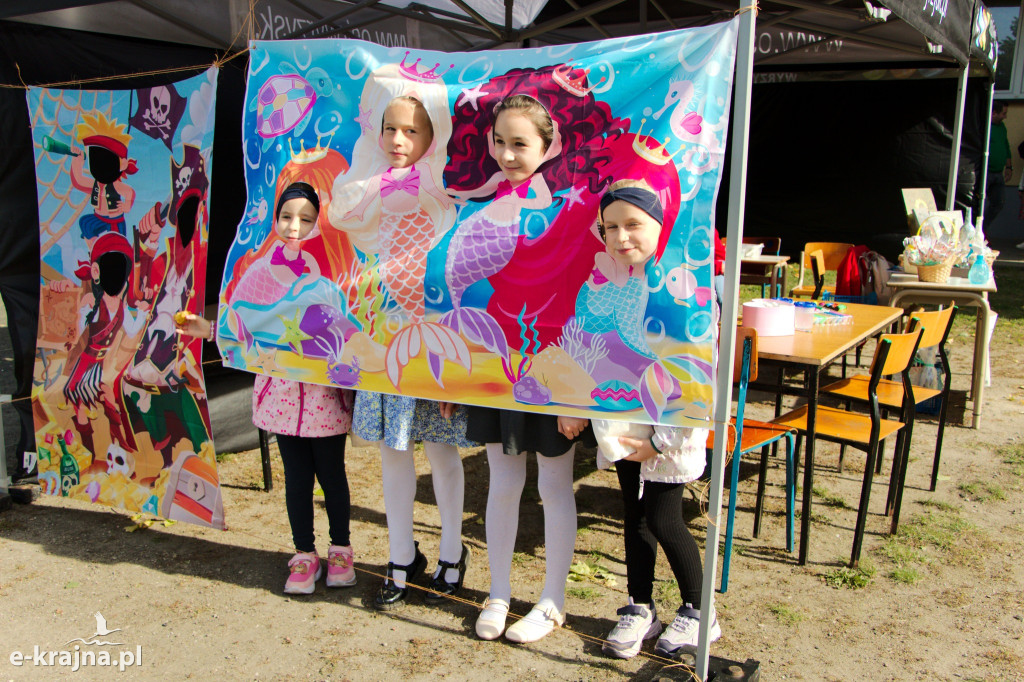 Gmina Wyrzysk - Piknik Integracyjny na boisku szkolnym w Falmierowie