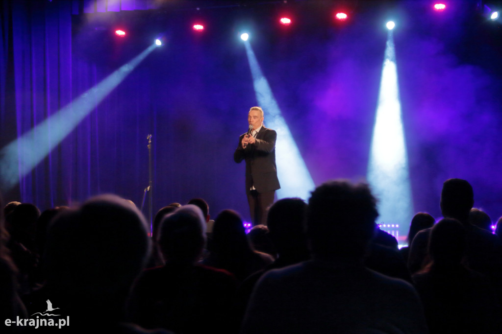 Energia i wielkie emocje – koncert Jacka Stachursky’ego w CKiS w Sępólnie Krajeńskim