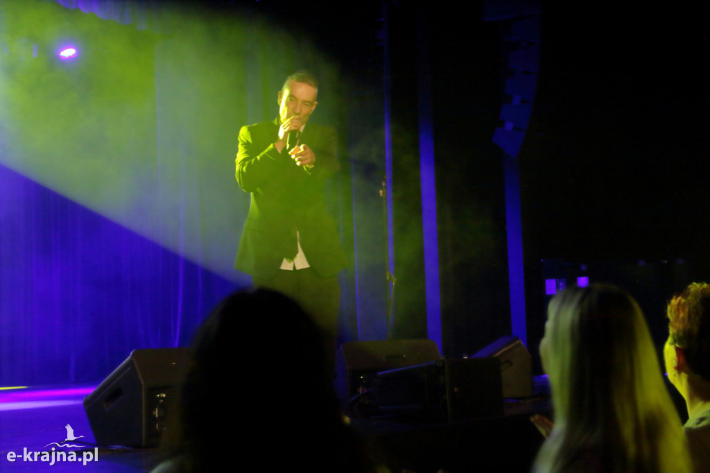 Energia i wielkie emocje – koncert Jacka Stachursky’ego w CKiS w Sępólnie Krajeńskim