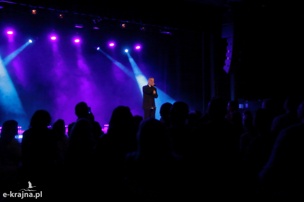 Energia i wielkie emocje – koncert Jacka Stachursky’ego w CKiS w Sępólnie Krajeńskim