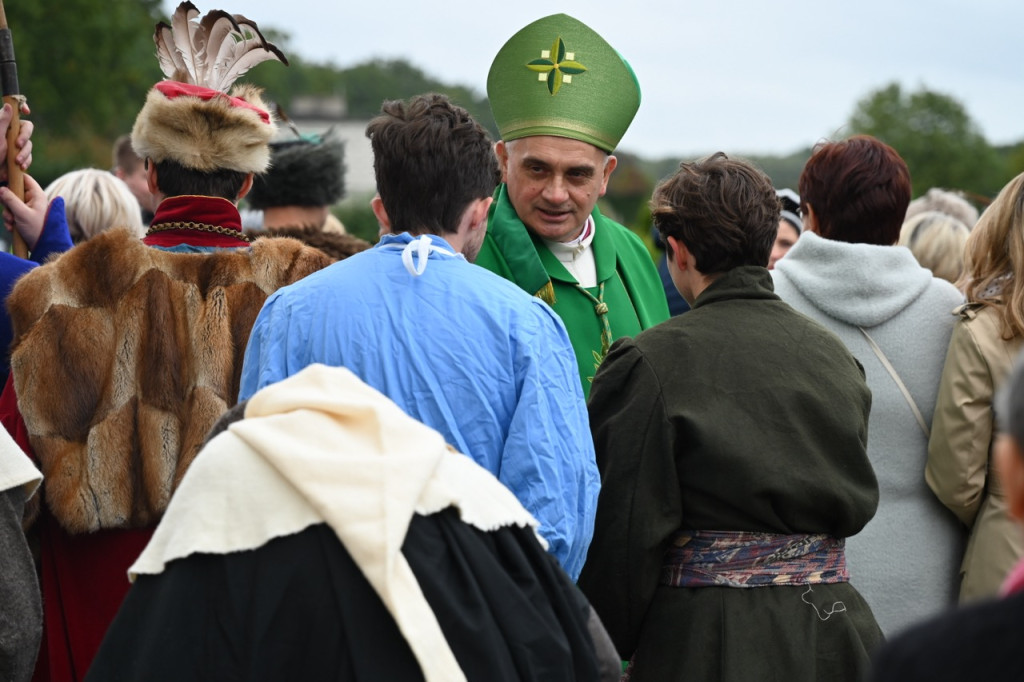 Bp Krzysztof Włodarczyk z okazji 700-lecia Runowa Krajeńskiego: Bóg nie oczekuje perfekcji, ale serca gotowego zaufać
