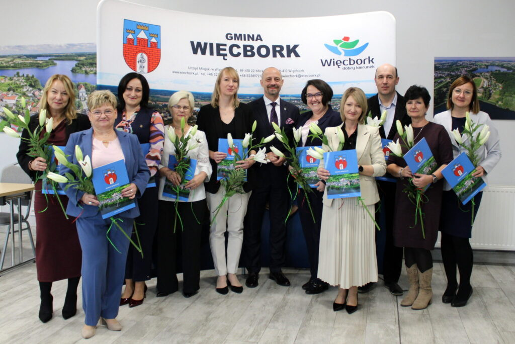 Wręczenie nagród Burmistrza Więcborka z okazji Dnia Edukacji Narodowej