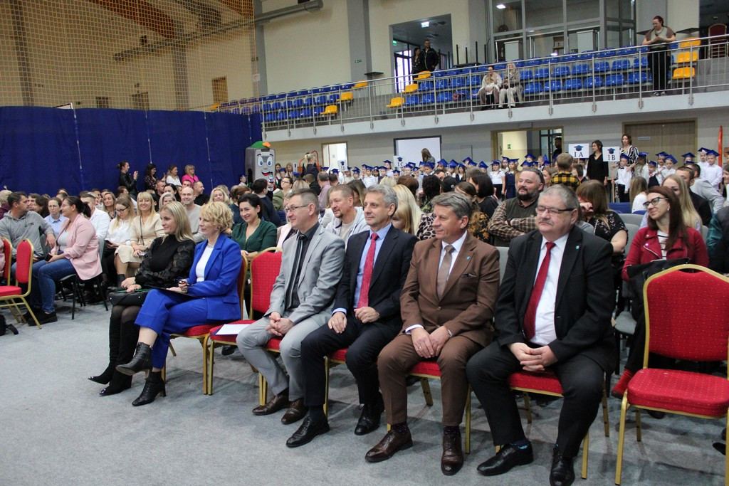 Pasowanie na ucznia – wyjątkowy dzień pierwszoklasistów z Mroczy