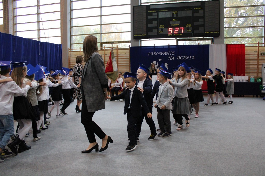 Pasowanie na ucznia – wyjątkowy dzień pierwszoklasistów z Mroczy