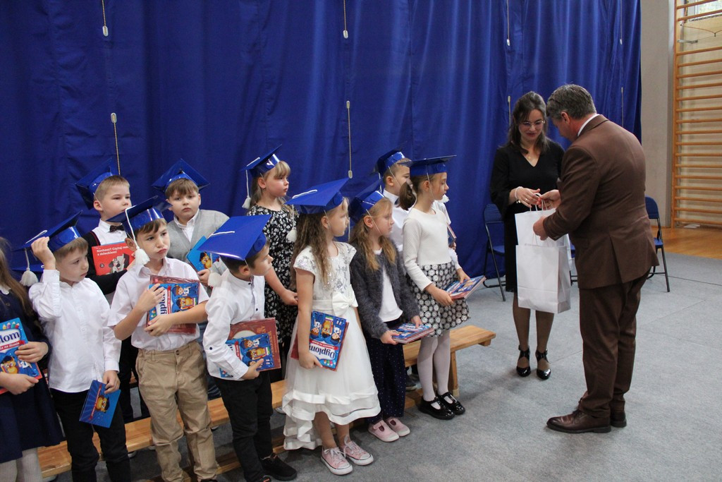 Pasowanie na ucznia – wyjątkowy dzień pierwszoklasistów z Mroczy