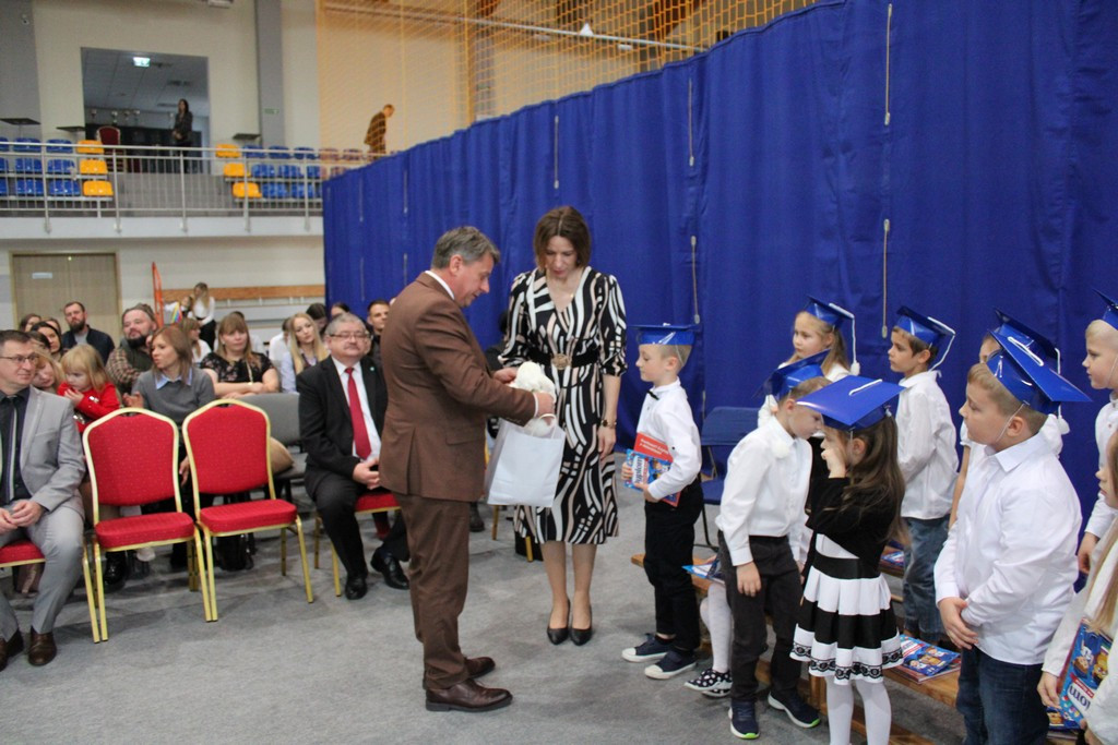 Pasowanie na ucznia – wyjątkowy dzień pierwszoklasistów z Mroczy
