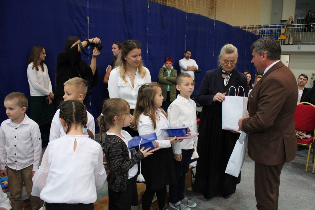 Pasowanie na ucznia – wyjątkowy dzień pierwszoklasistów z Mroczy