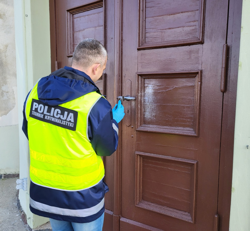 Sadki: Trzej sprawcy włamania do kościoła zatrzymani