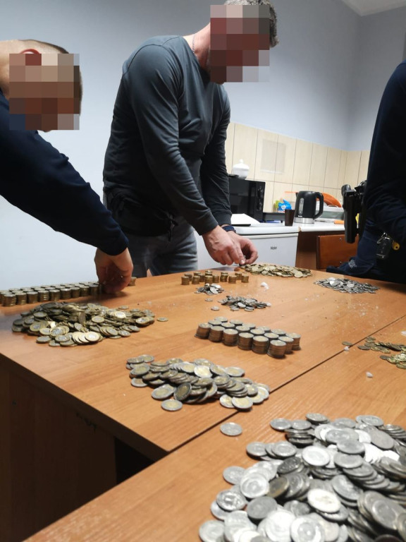 Sadki: Trzej sprawcy włamania do kościoła zatrzymani