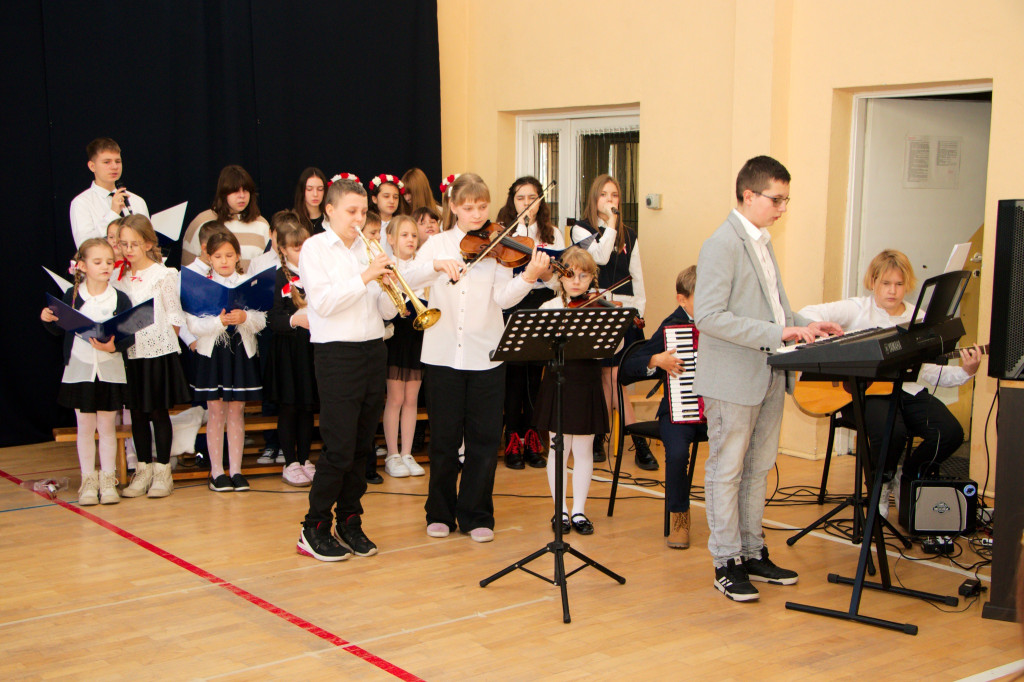 Gmina Wyrzysk: Apel z okazji Święta Niepodległości w Osieku nad Notecią