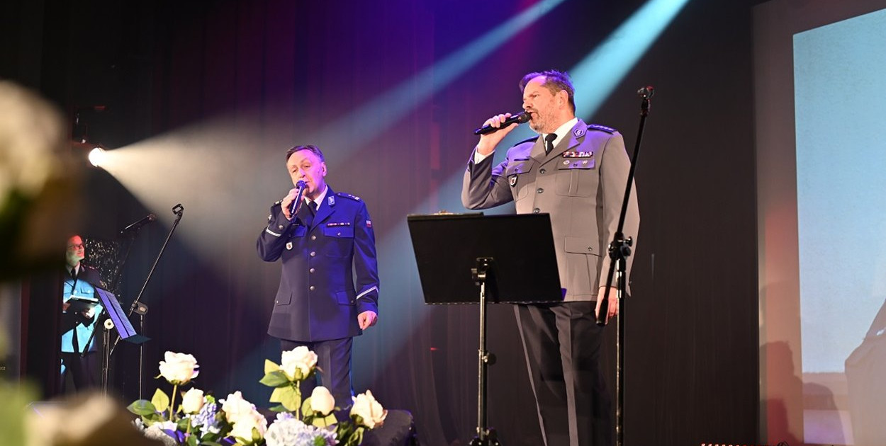 Policjanci uczcili 100-lecie Kobiet w Policji wyjątkowym koncertem w Sępólnie Krajeńskim