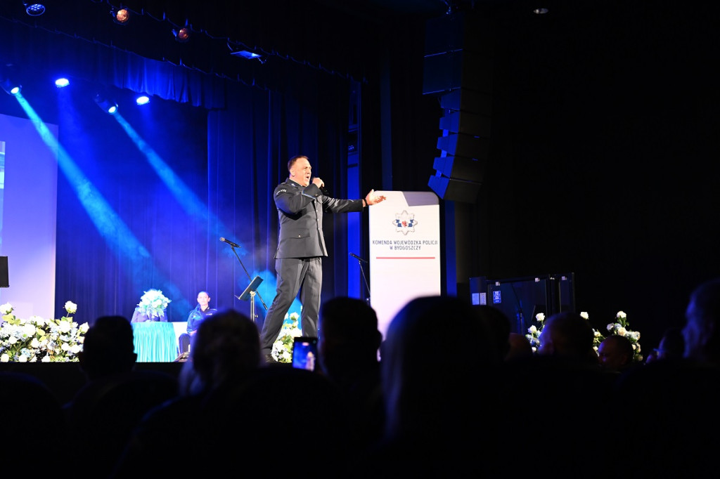 Policjanci uczcili 100-lecie Kobiet w Policji wyjątkowym koncertem w Sępólnie Krajeńskim