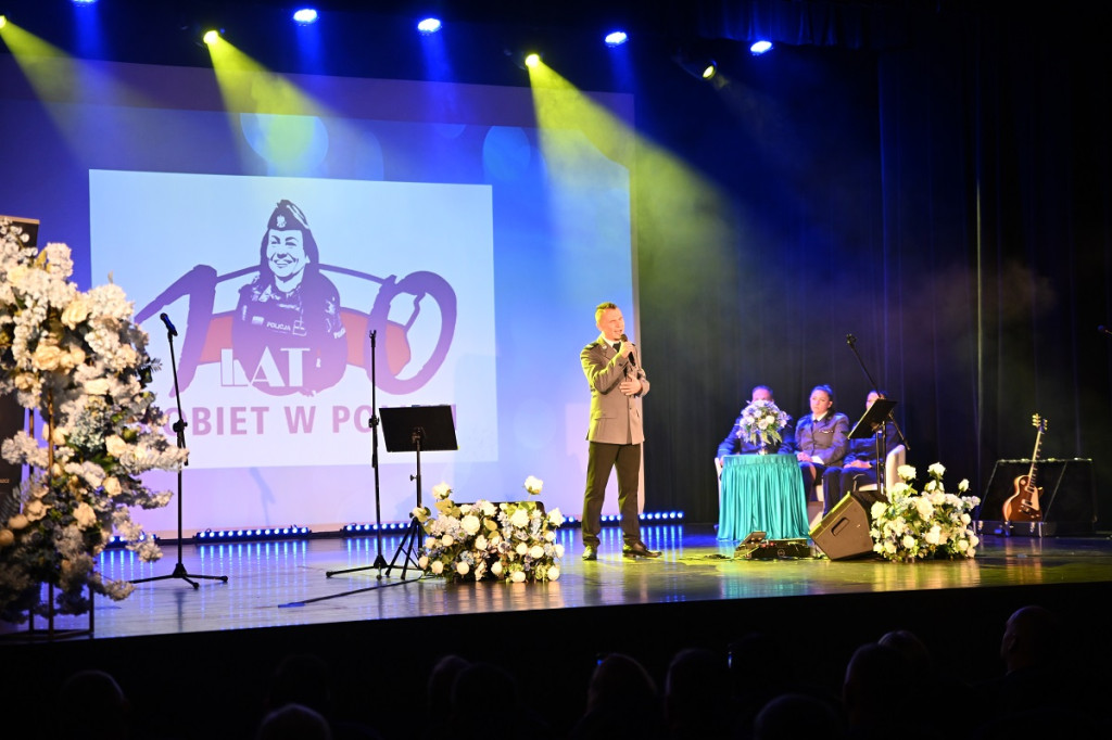 Policjanci uczcili 100-lecie Kobiet w Policji wyjątkowym koncertem w Sępólnie Krajeńskim