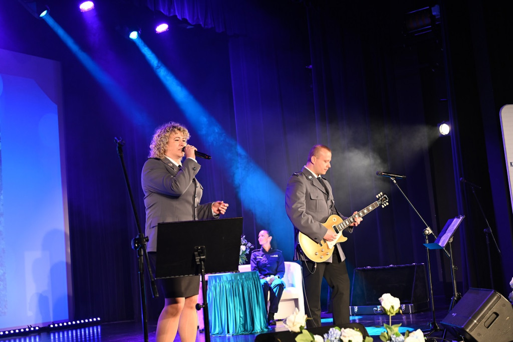 Policjanci uczcili 100-lecie Kobiet w Policji wyjątkowym koncertem w Sępólnie Krajeńskim