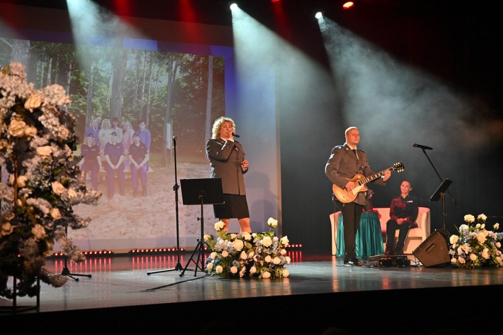 Policjanci uczcili 100-lecie Kobiet w Policji wyjątkowym koncertem w Sępólnie Krajeńskim