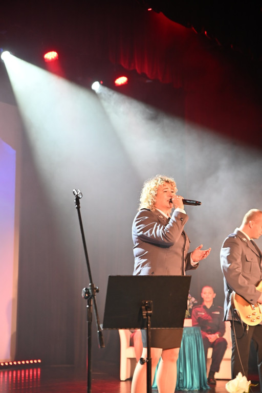 Policjanci uczcili 100-lecie Kobiet w Policji wyjątkowym koncertem w Sępólnie Krajeńskim