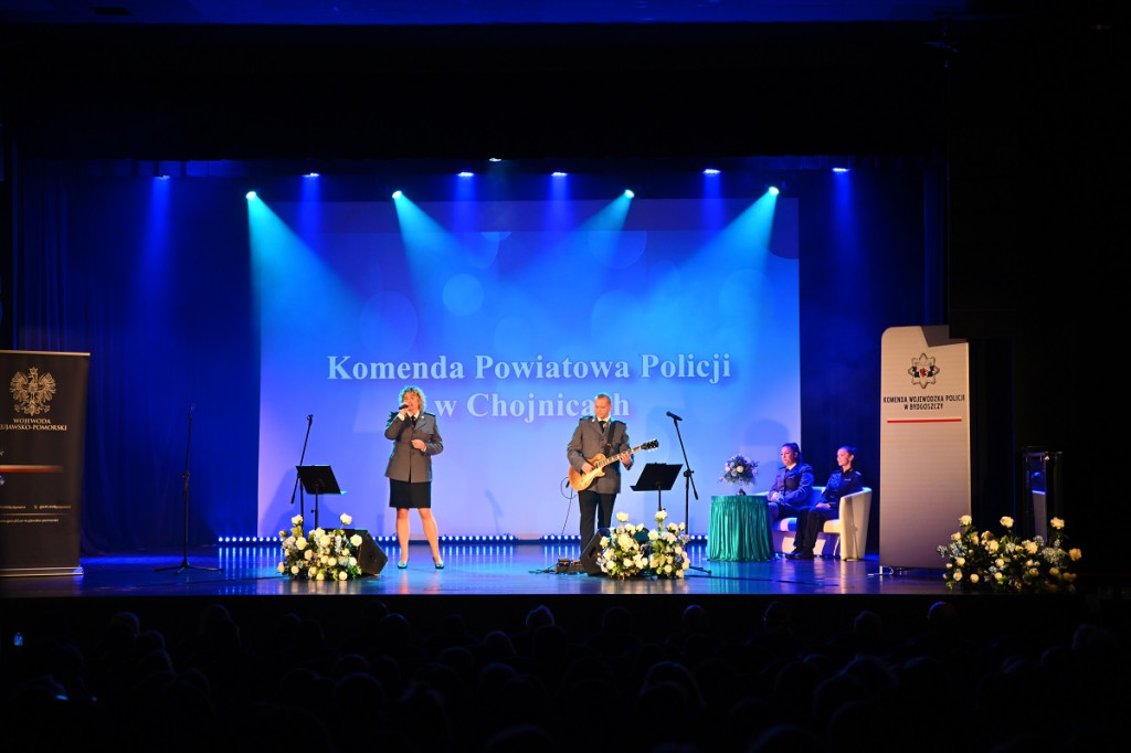 Policjanci uczcili 100-lecie Kobiet w Policji wyjątkowym koncertem w Sępólnie Krajeńskim