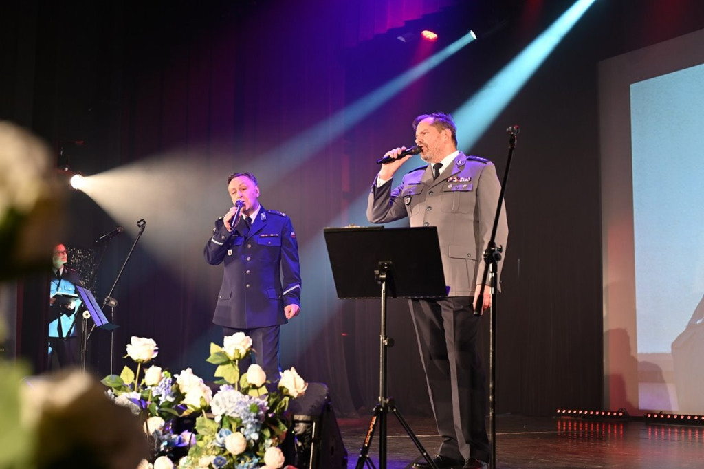 Policjanci uczcili 100-lecie Kobiet w Policji wyjątkowym koncertem w Sępólnie Krajeńskim