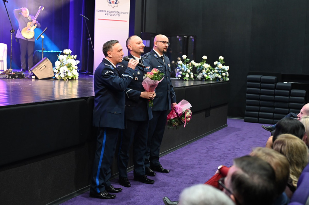 Policjanci uczcili 100-lecie Kobiet w Policji wyjątkowym koncertem w Sępólnie Krajeńskim