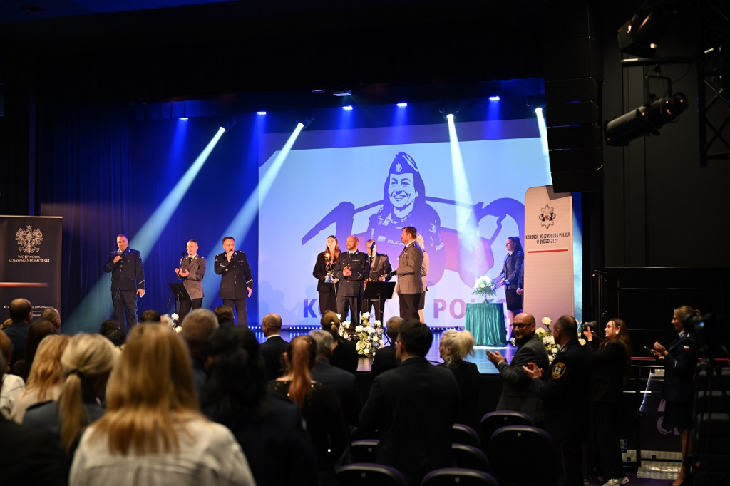 Policjanci uczcili 100-lecie Kobiet w Policji wyjątkowym koncertem w Sępólnie Krajeńskim