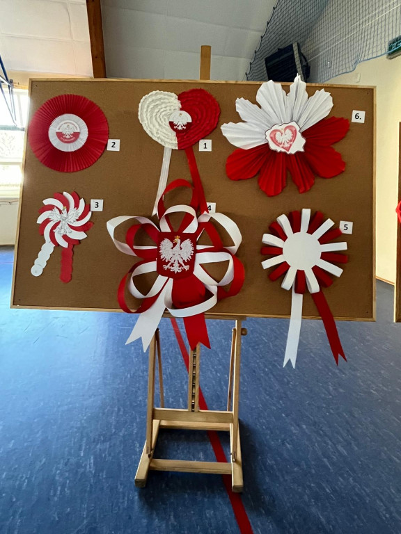 Gmina Okonek: Uroczysta akademia z okazji Narodowego Święta Niepodległości w Lotyniu