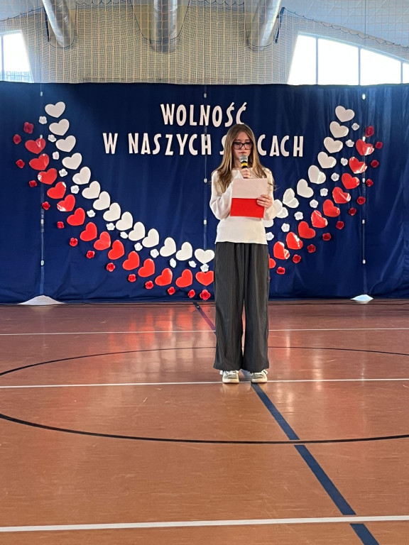 Gmina Okonek: Uroczysta akademia z okazji Narodowego Święta Niepodległości w Lotyniu