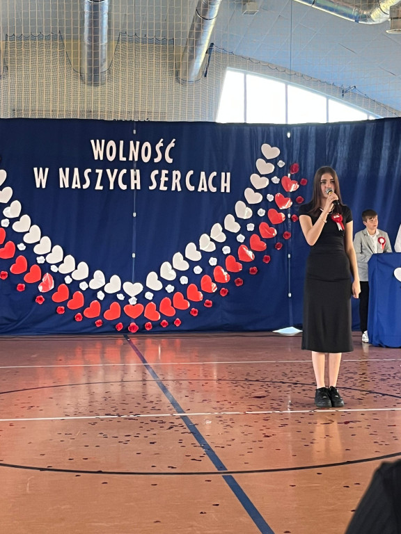 Gmina Okonek: Uroczysta akademia z okazji Narodowego Święta Niepodległości w Lotyniu