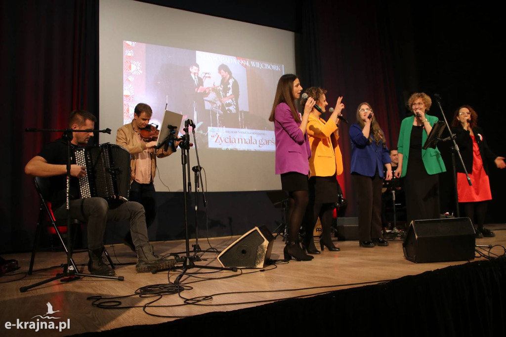 Więcbork śpiewa dla Niepodległej - Życia mała garść