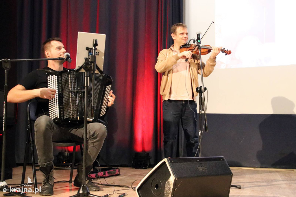 Więcbork śpiewa dla Niepodległej - Życia mała garść