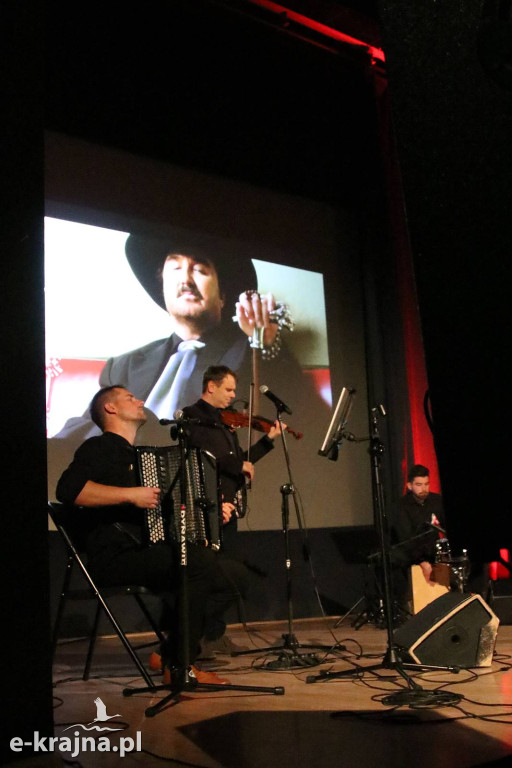 Więcbork śpiewa dla Niepodległej - Życia mała garść