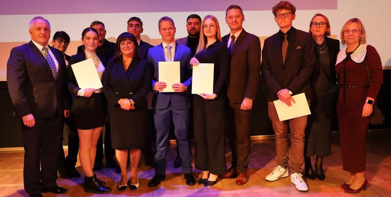 Stypendia Prezesa Rady Ministrów dla pięciorga uczniów z powiatu sępoleńskiego