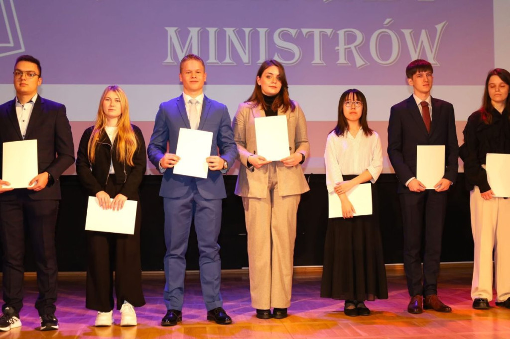 Stypendia Prezesa Rady Ministrów dla pięciorga uczniów z powiatu sępoleńskiego
