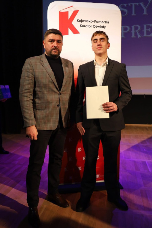 Stypendia Prezesa Rady Ministrów dla pięciorga uczniów z powiatu sępoleńskiego