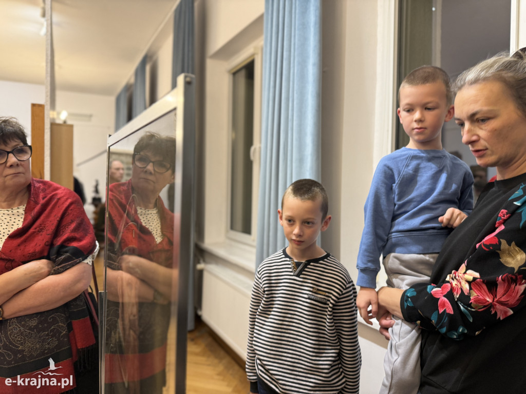 Kamień Krajeński: „Podróż przez historię”. Wyjątkowa wystawa w M-GOK