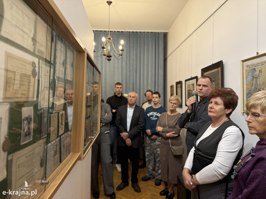 Kamień Krajeński: „Podróż przez historię”. Wyjątkowa wystawa w M-GOK