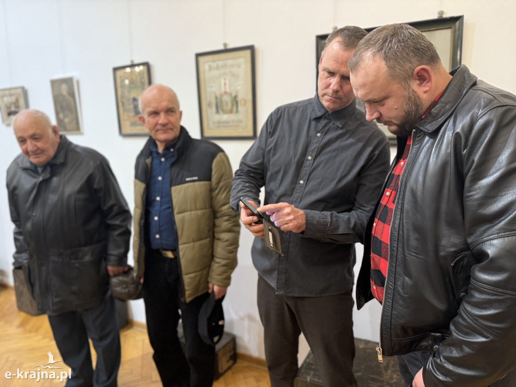 Kamień Krajeński: „Podróż przez historię”. Wyjątkowa wystawa w M-GOK